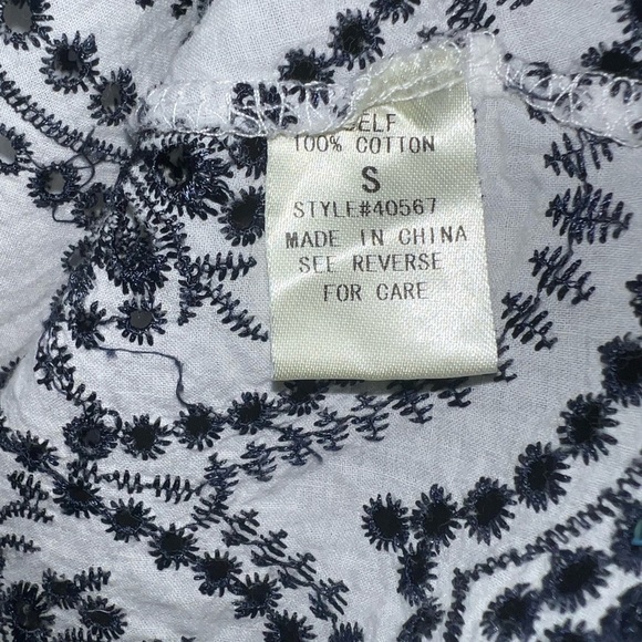 Embroidered White and Blue Sleeveless Top - Picture 9 of 9